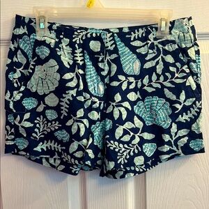 VINEYARD VINES seashell print shorts size 2 women’s